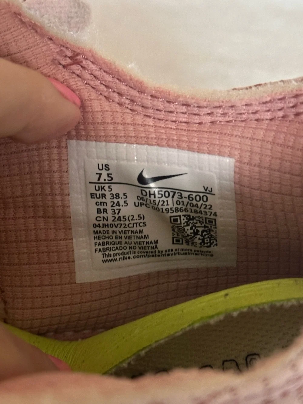 Nike Air Max 90 Terrascape Pink Sneakers Women’s Size 7.5 DH5073-600